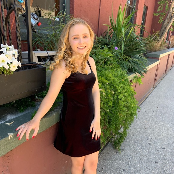 Meet your Posher, Christina - Picture 3 of 3